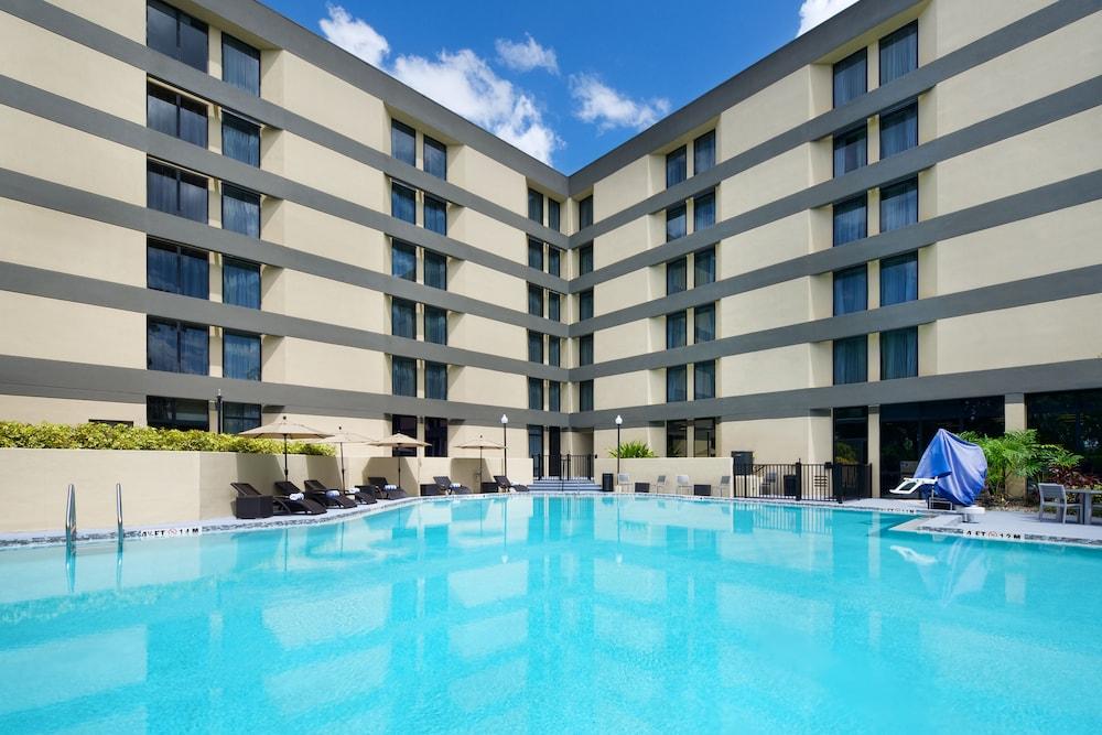 Doubletree By Hilton Orlando East - Ucf Area Hotel Alafaya Exterior photo